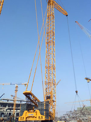 大型履帶起重機(jī)出租 大型履帶起重機(jī)出租